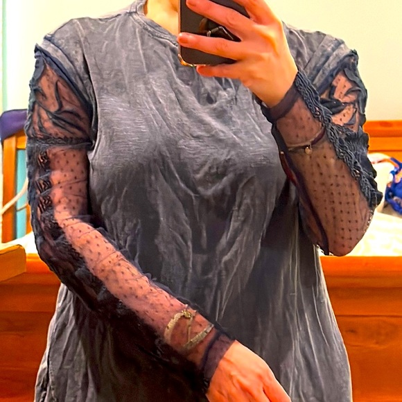 FREE PEOPLE navy long sleeve shirt with lace sleeves Size XS fits like a small - Picture 2 of 5